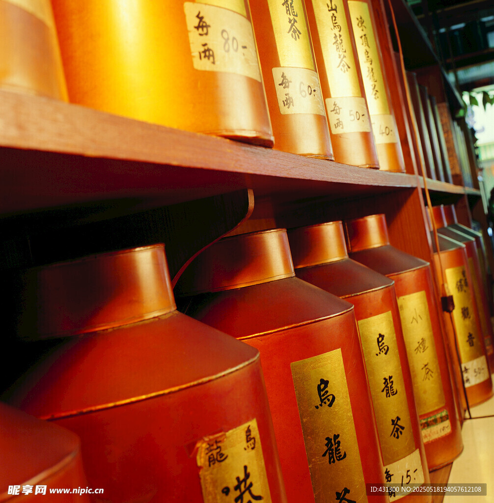 傳統(tǒng)酒品陳列架上的風(fēng)采