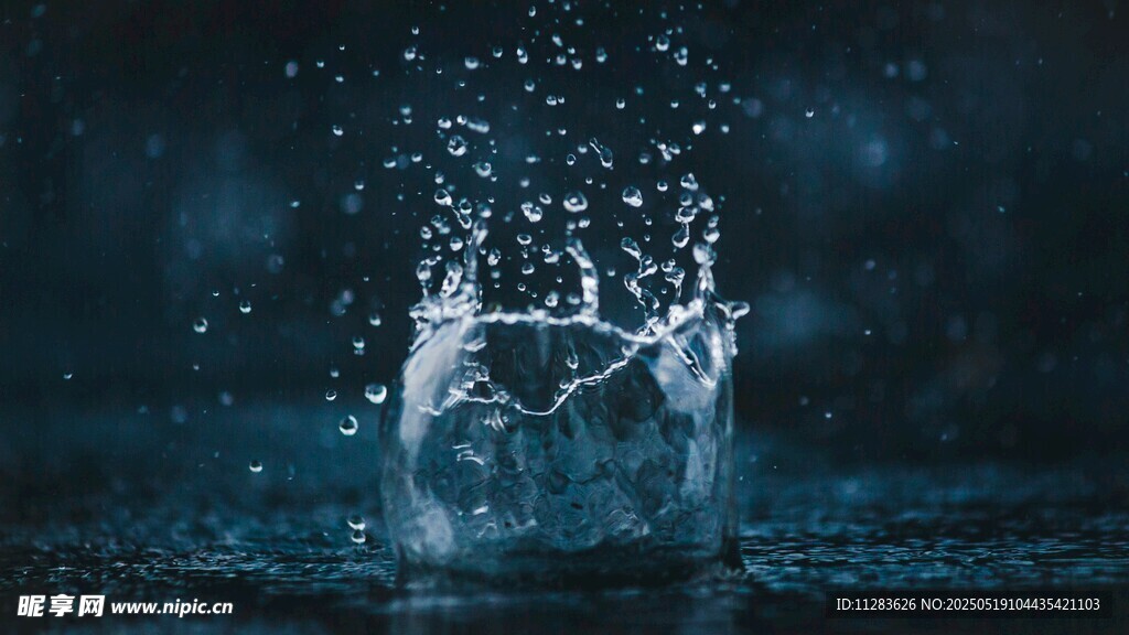 水滴飛濺的夢幻瞬間