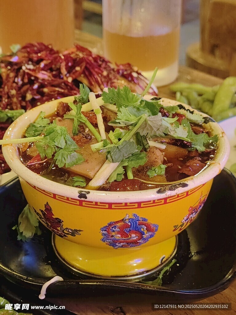 美味特色酸辣粉誘人呈現(xiàn)