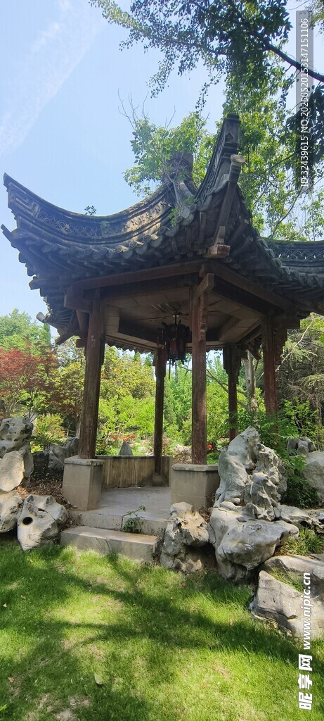 中式涼亭庭院景致