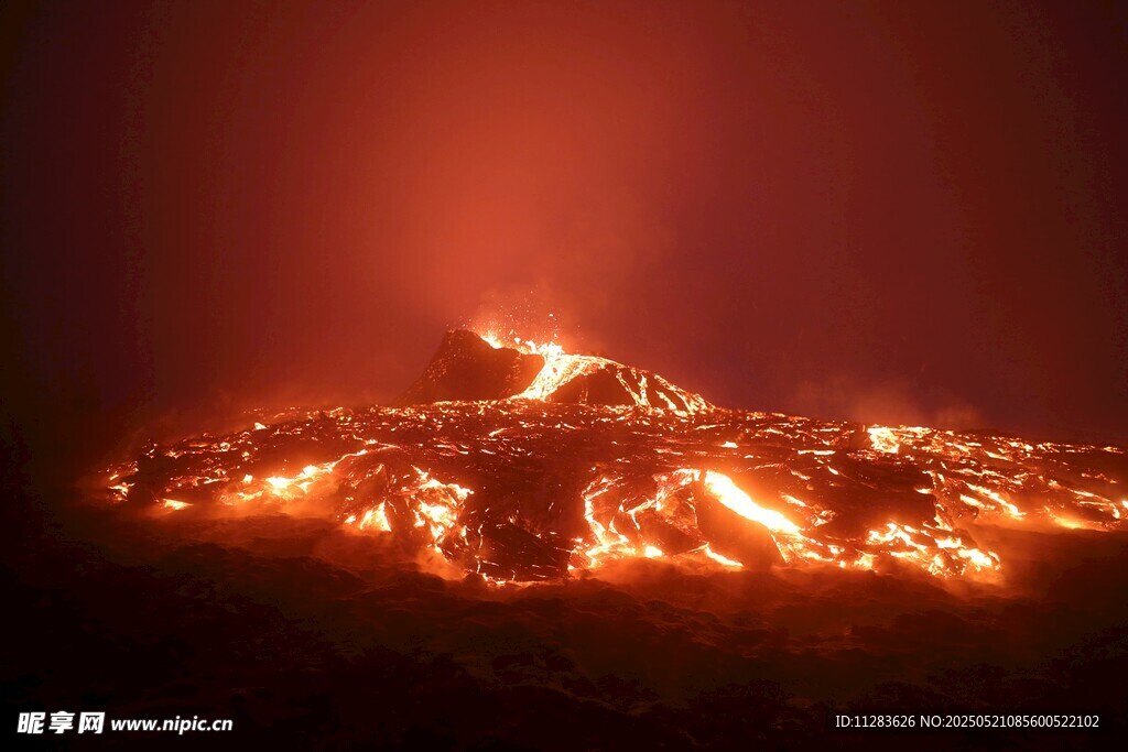 熾熱火山熔巖景觀