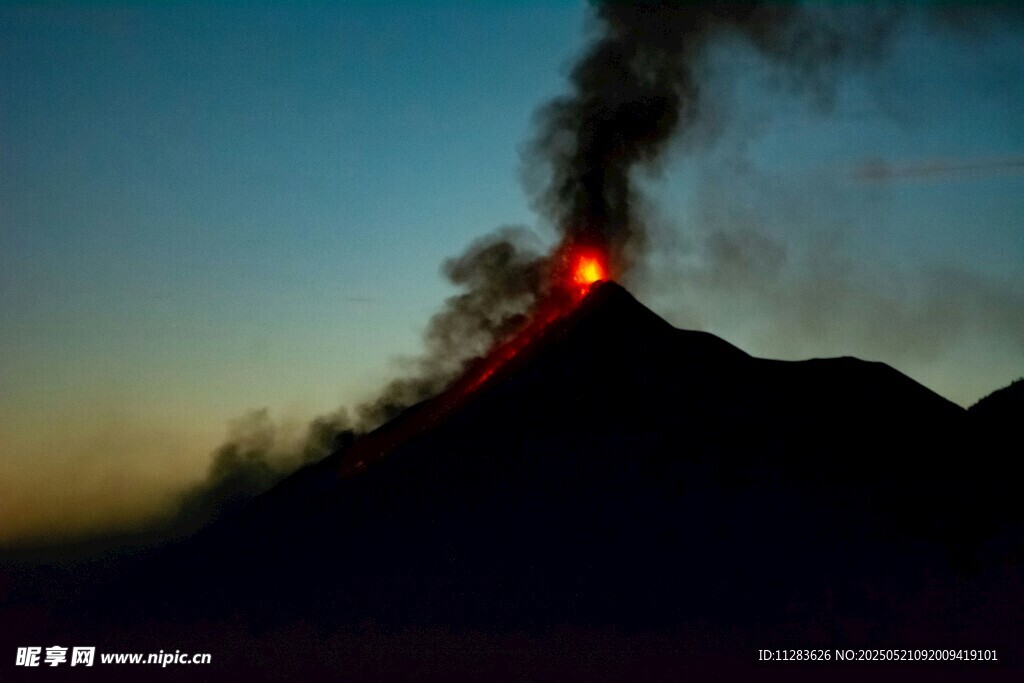 火山噴發的壯麗瞬間