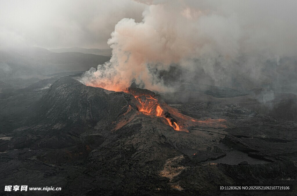 火山噴發壯觀景象