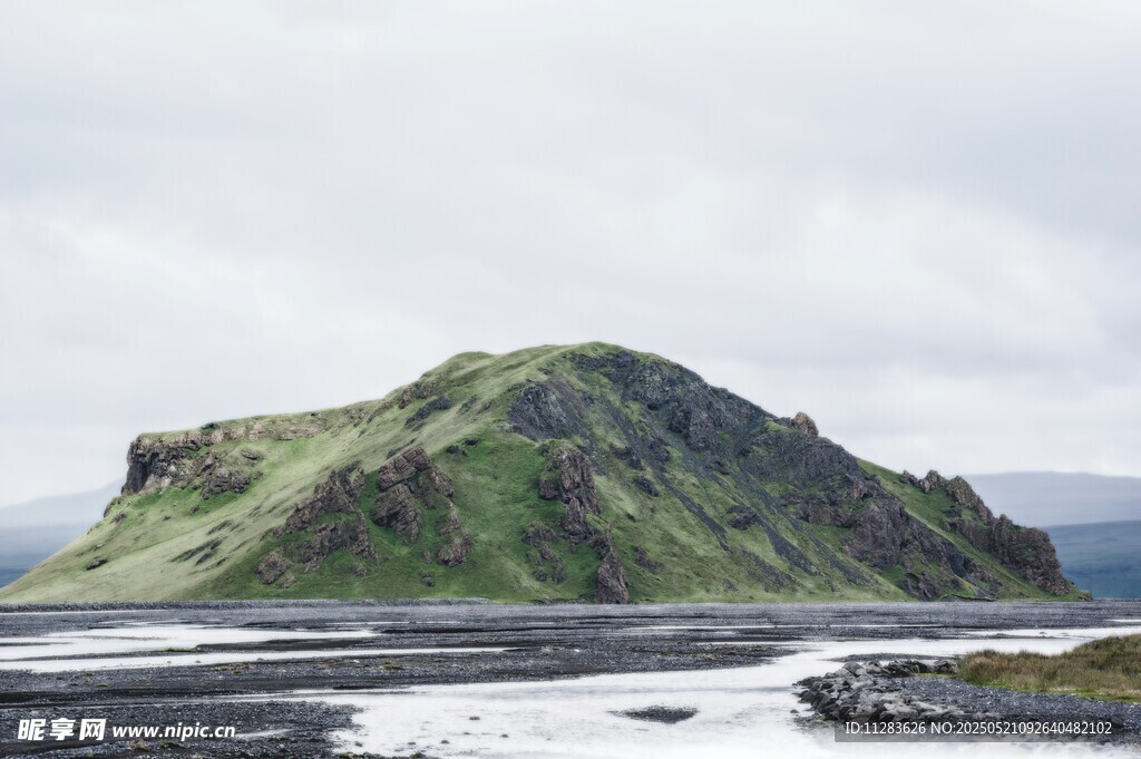 冰島獨特山丘與周邊景觀