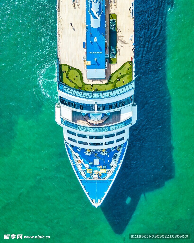 海上豪華游輪俯瞰美景