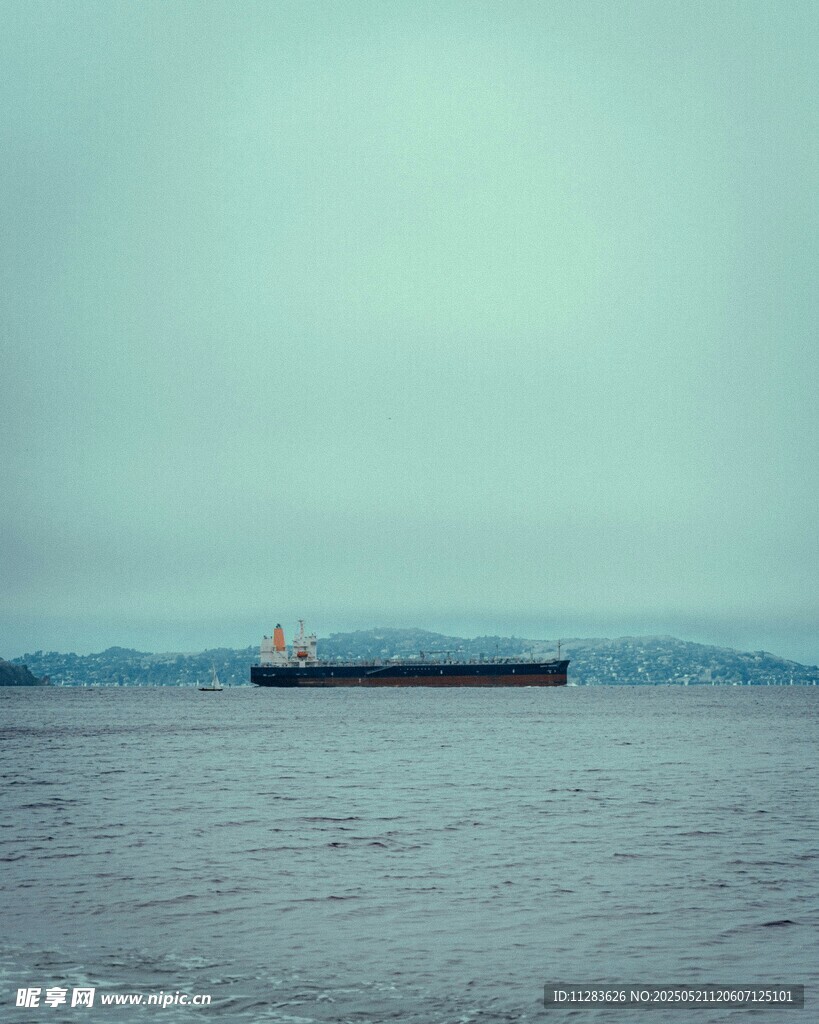 海上孤舟