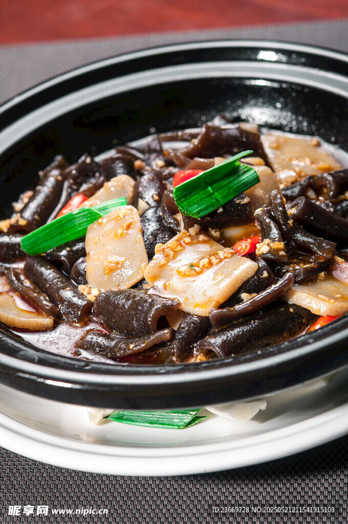 砂鍋木耳豆腐美食佳肴