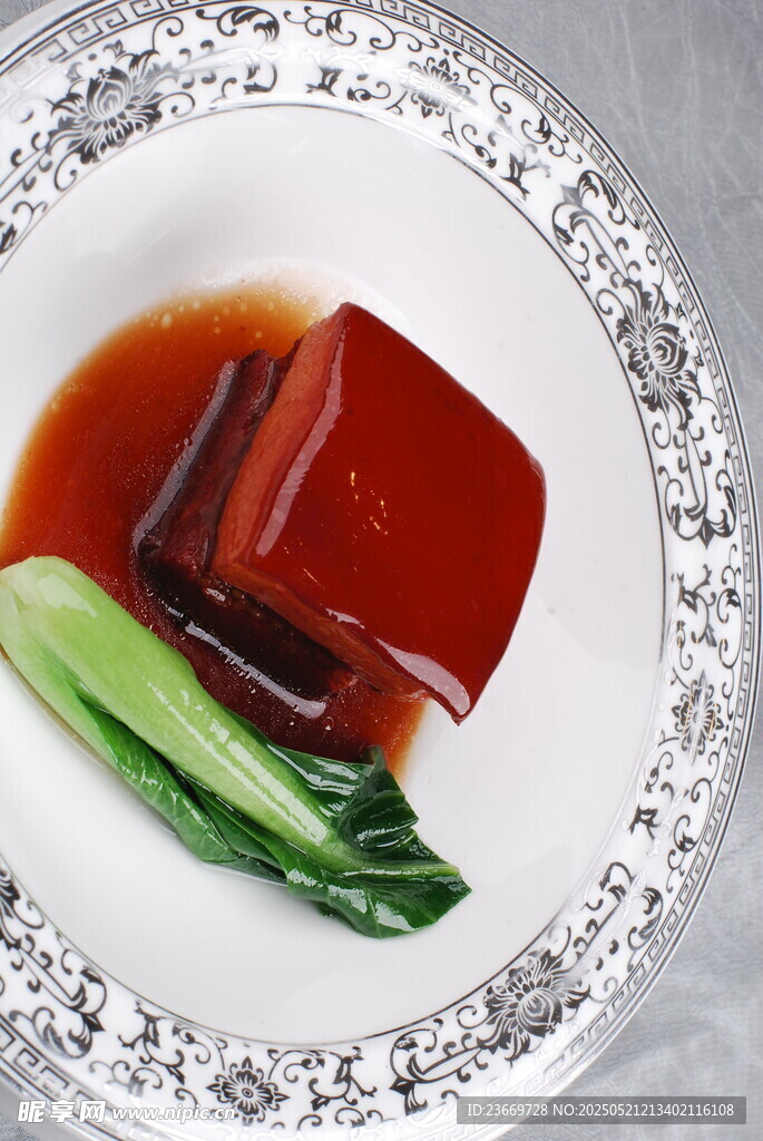美味東坡肉配青菜