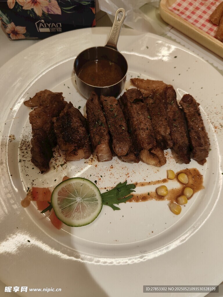 美味牛排擺盤精致
