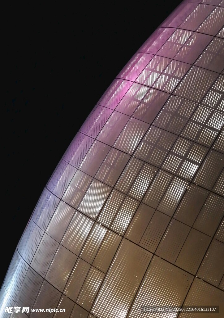金屬質感球體建筑局部