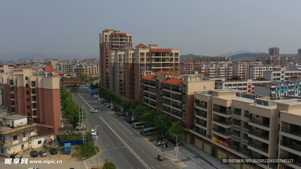 英德浛洸街道旁的建筑群
