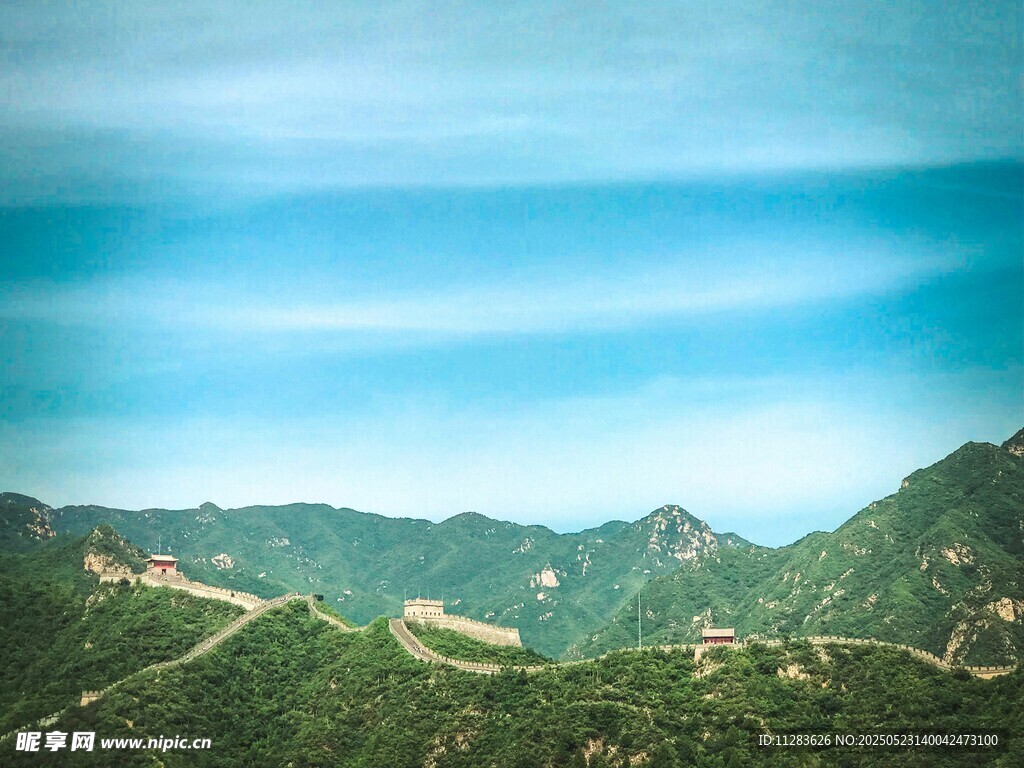 壯麗長城蜿蜒于青山之間