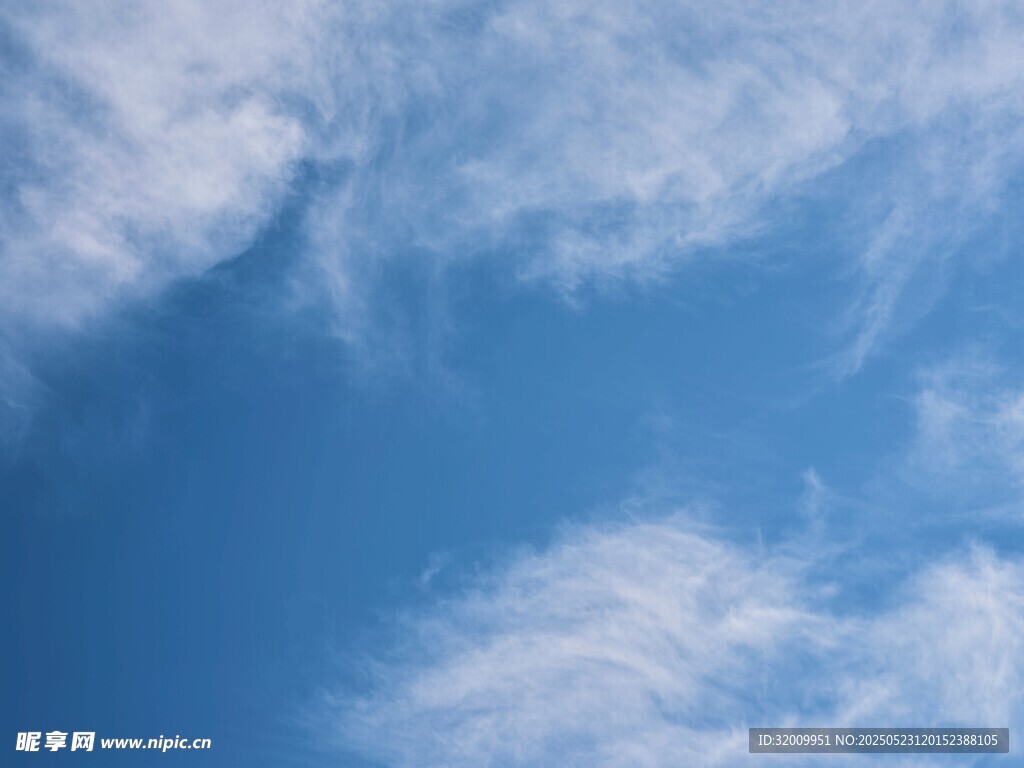 藍天飄絮云