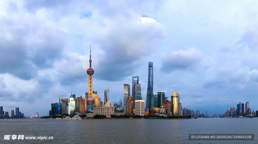 上海外灘壯麗城市天際線