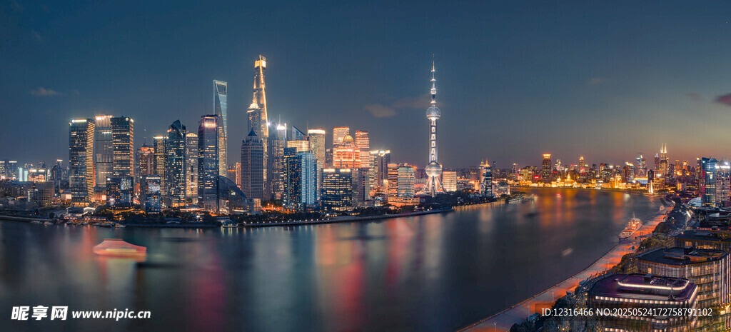 上海外灘璀璨夜景風光