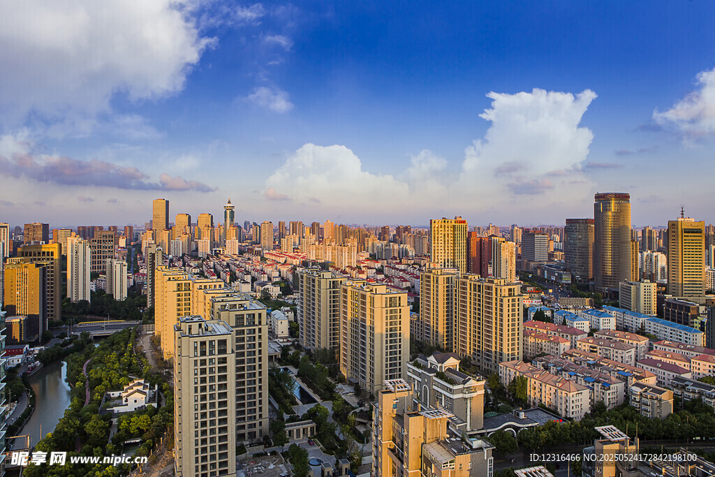 繁華都市天際線景觀