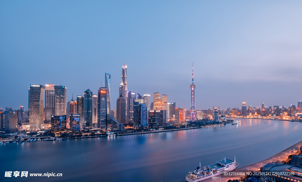 城市河畔夜景風(fēng)光
