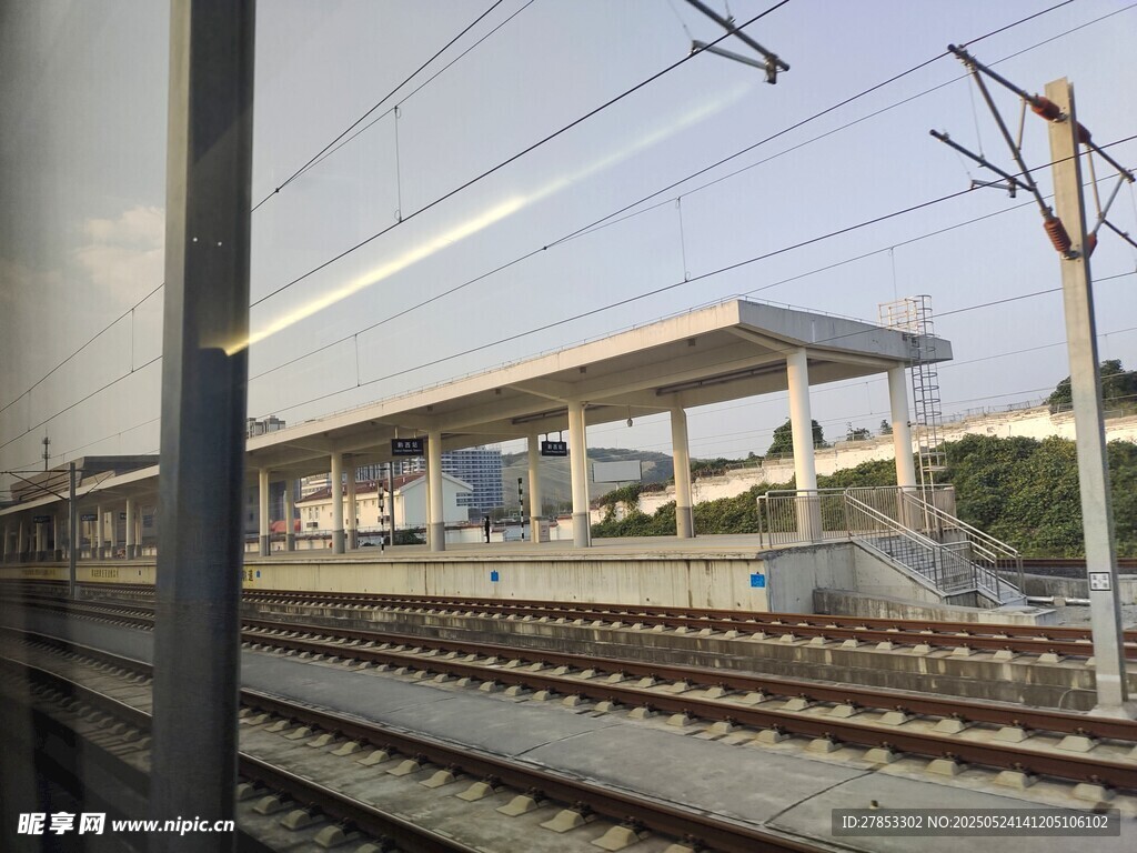 鐵路車站外觀及周邊景象