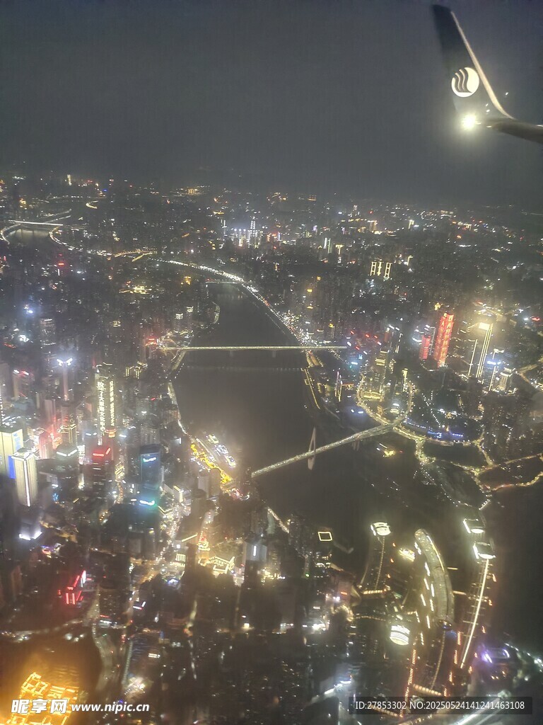 城市璀璨夜景俯瞰視角