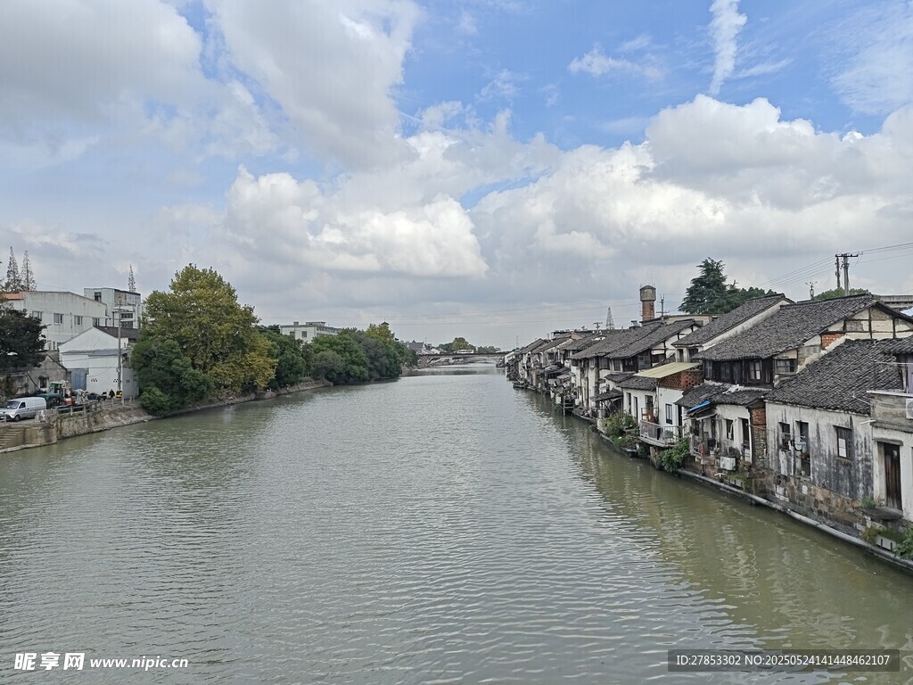 江南水鄉河道民居風景
