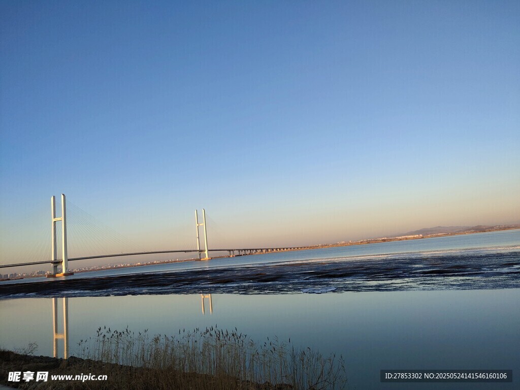 黃昏下的跨海大橋美景