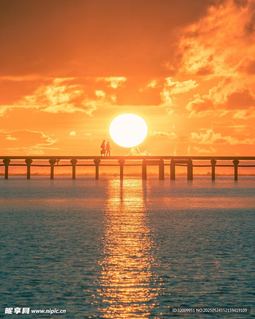海上落日長橋美景