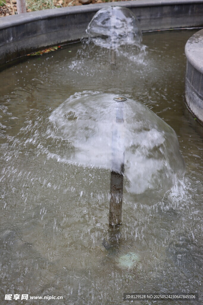 噴泉噴水景象