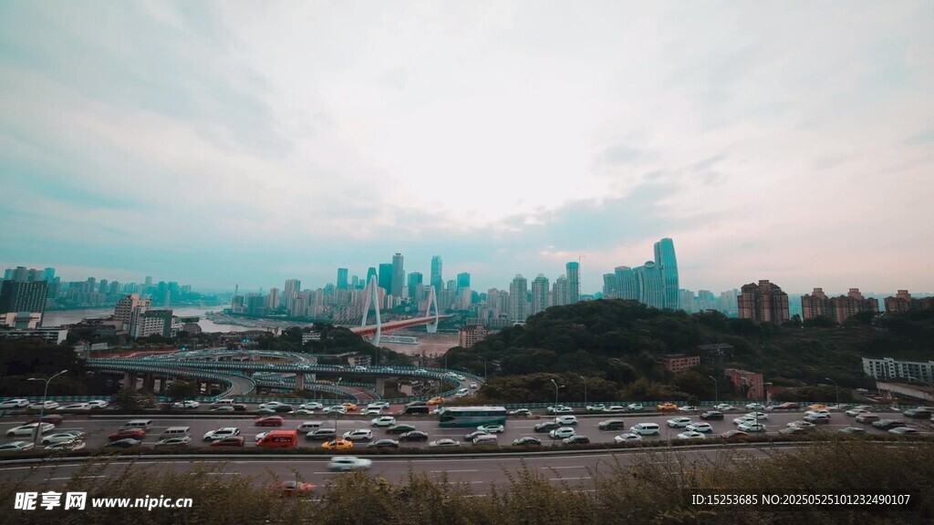 城市天際線黃昏景象