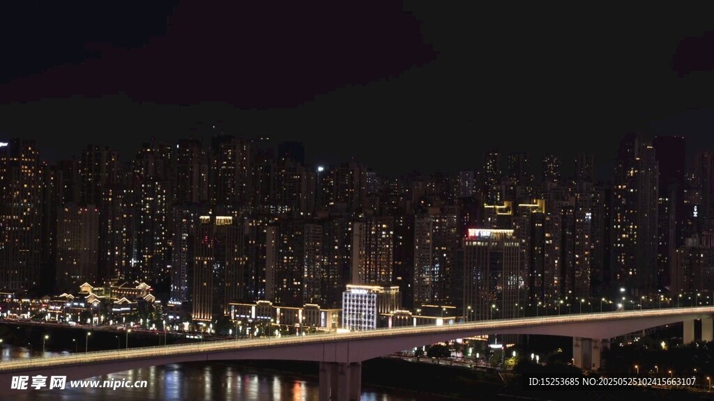 城市夜景中的橋梁風(fēng)光