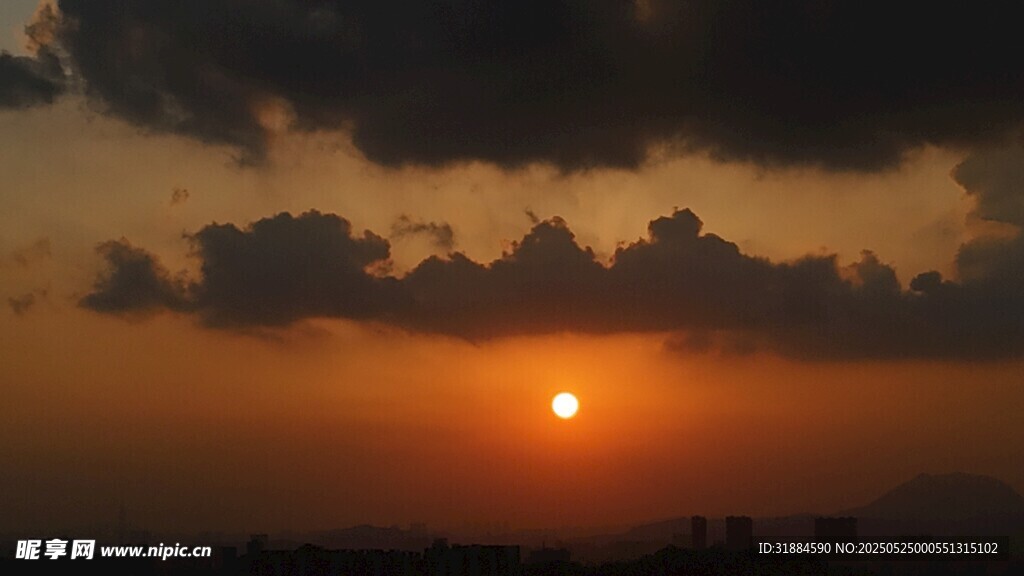 夕陽西下天空美景