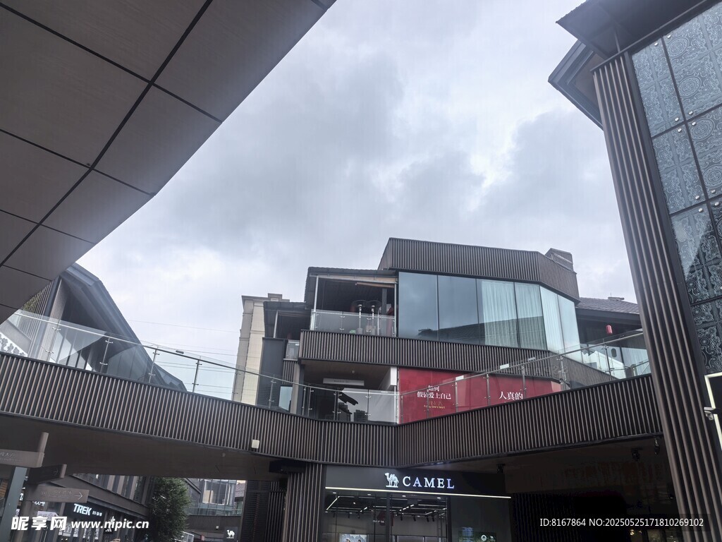 現(xiàn)代風(fēng)格商業(yè)建筑外觀