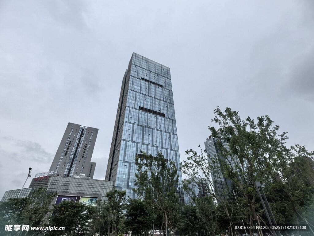 城市中的現代高樓建筑