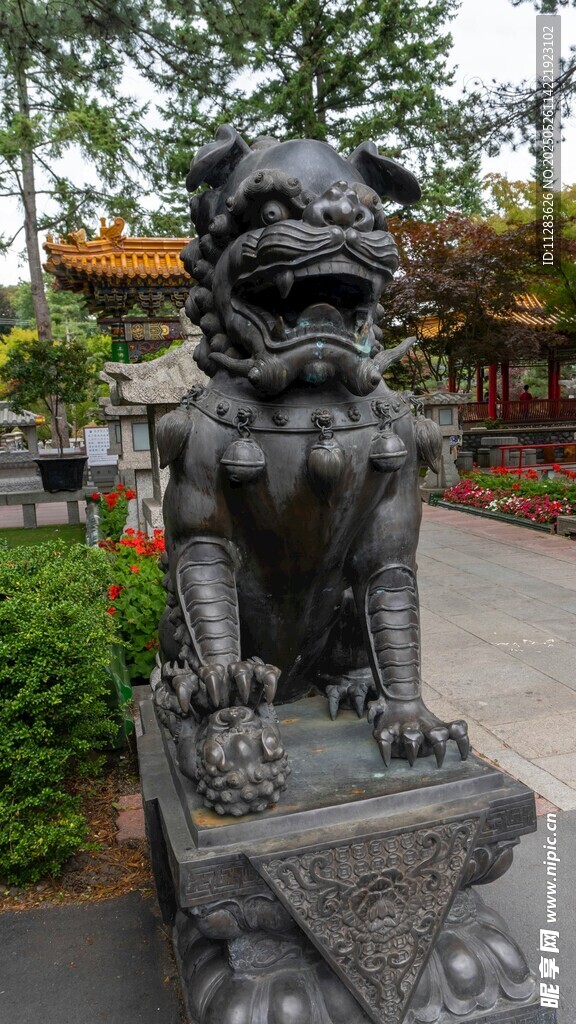 威武石獅子