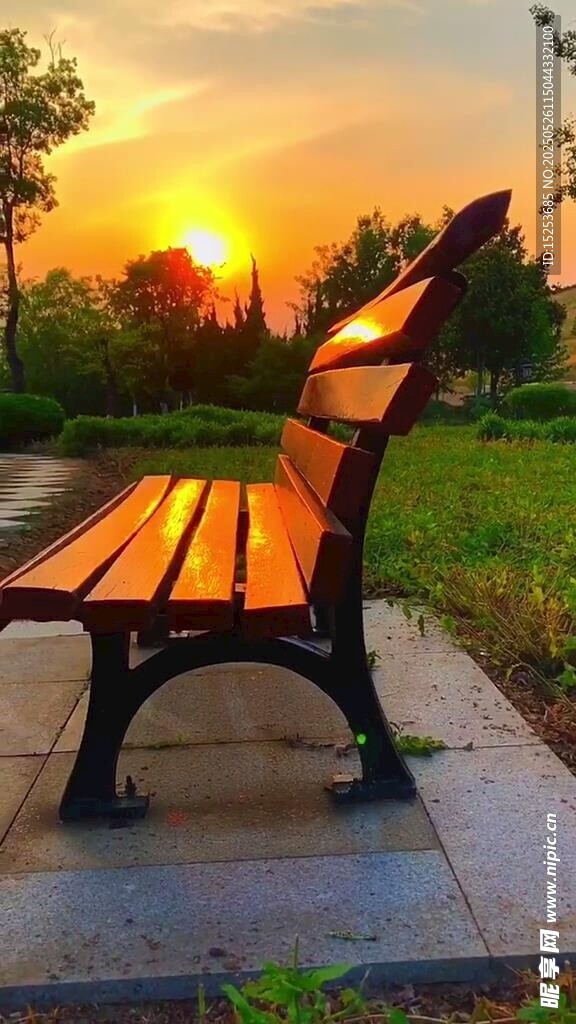 夕陽下的長椅