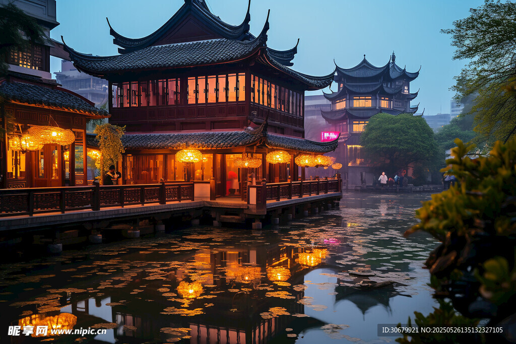 江南水鄉古建夜景倒影美