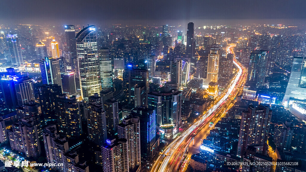 都市璀璨夜景俯瞰圖