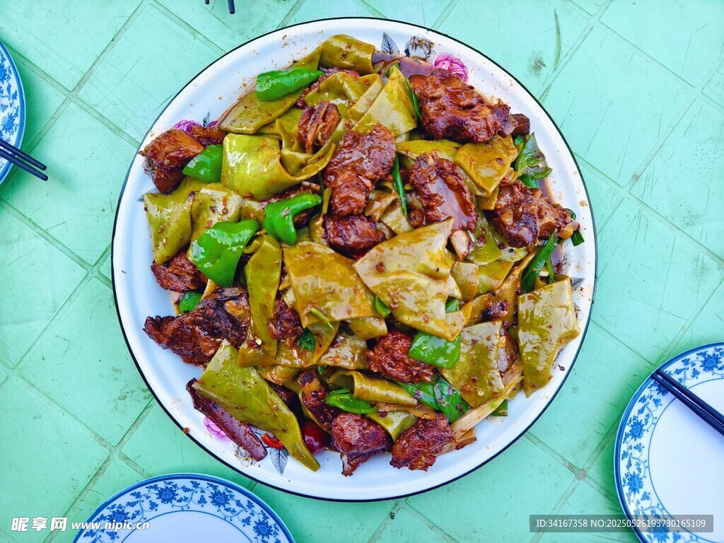 艾面燜餅子