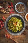 美味炒豆角 多樣佐料相伴