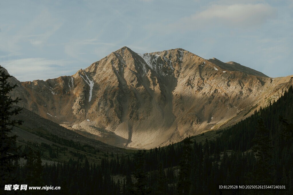 壯麗山景 盡顯自然之美