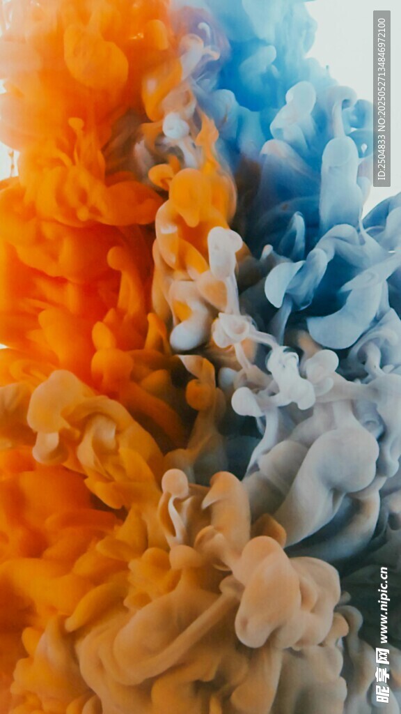 彩色煙霧交融夢幻景象