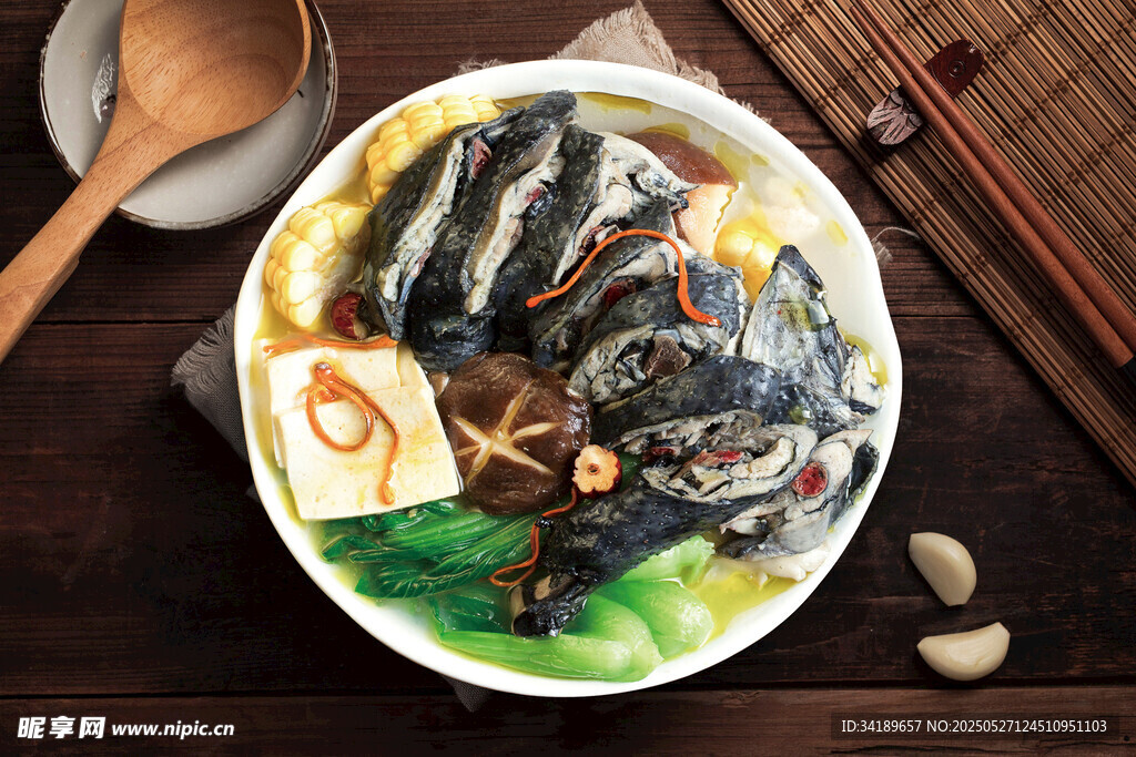 烏雞湯 海鮮燉湯