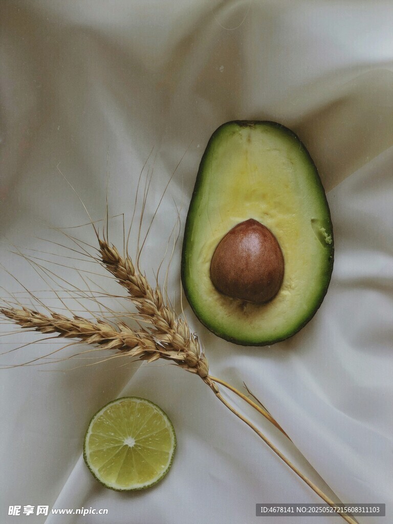 牛油果與麥穗的清新組合