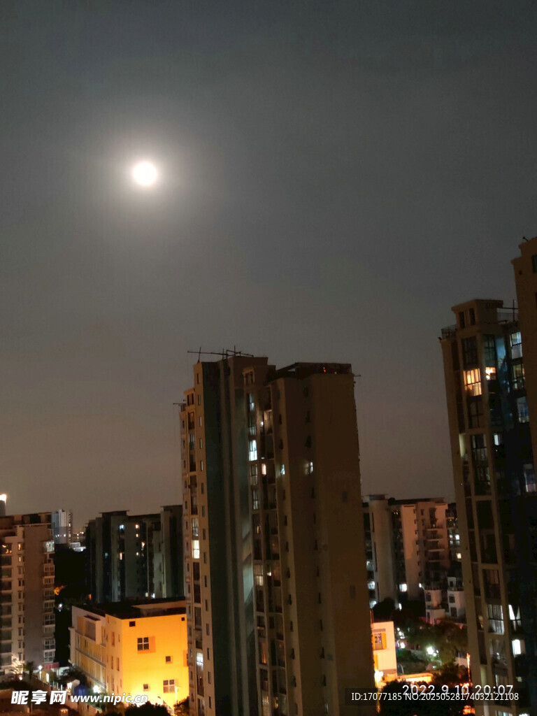 月亮夜景