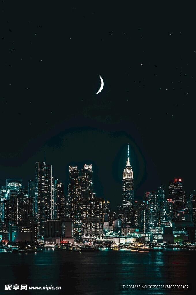 紐約夜景中的彎彎新月