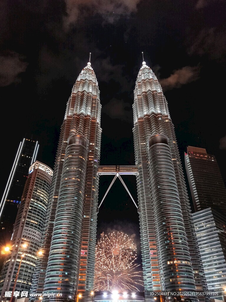 吉隆坡雙子塔夜景璀璨