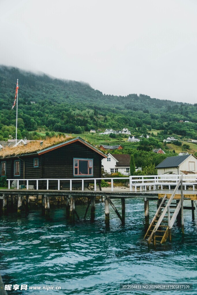 海邊碼頭小屋風景
