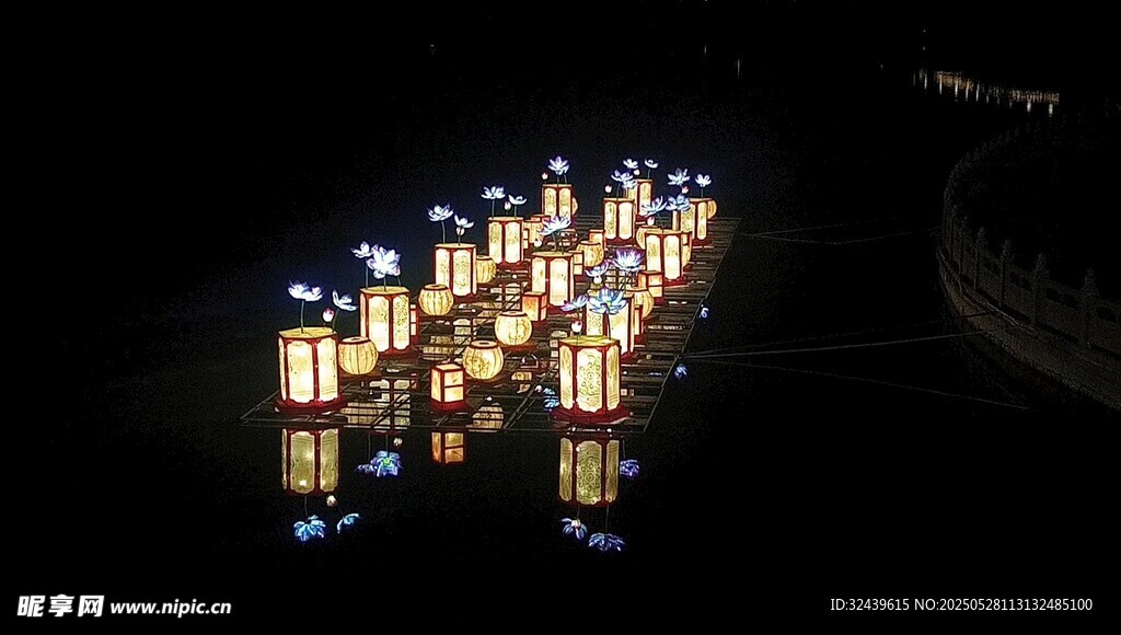 水面燭光倒影浪漫景象