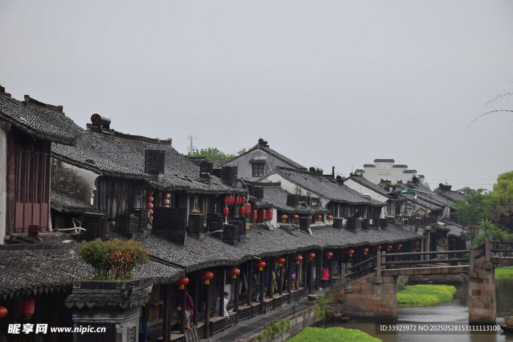 江南水鄉(xiāng)古街臨河景致