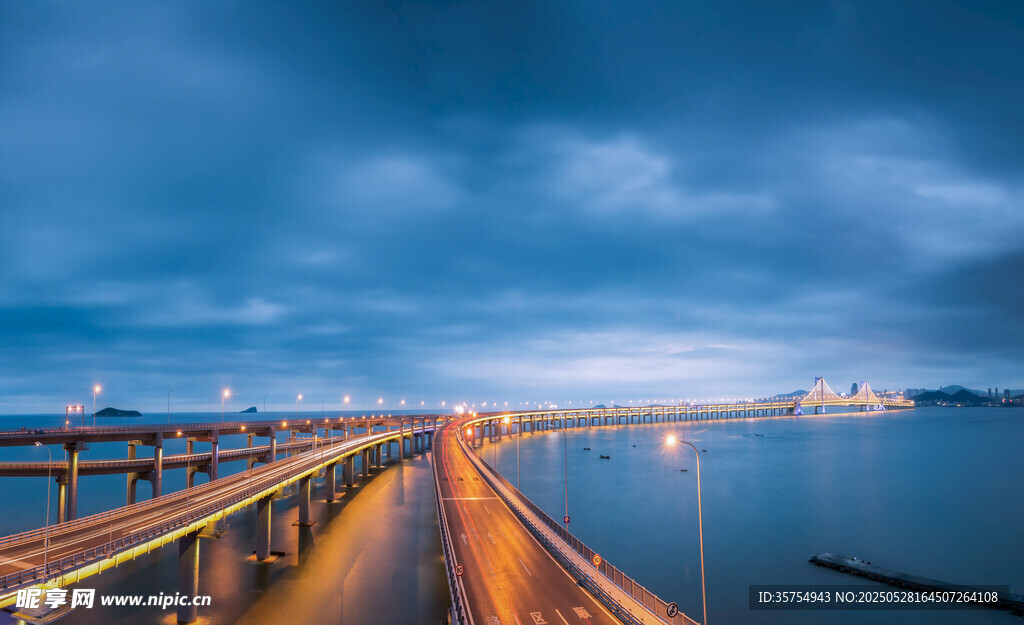 夜幕下的跨海長橋美景