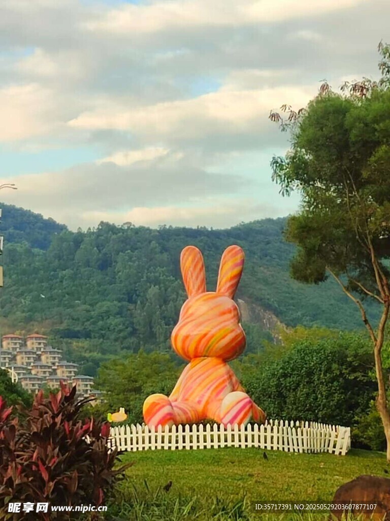 戶外可愛巨型兔子景觀